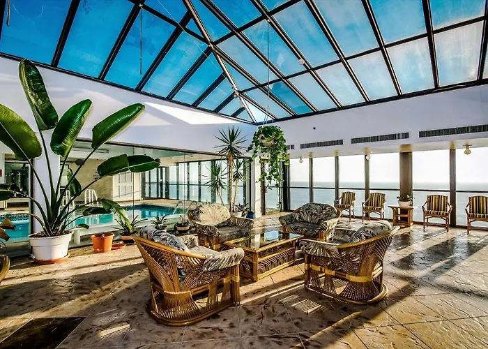 & Pool Views! Family In Golden Sands